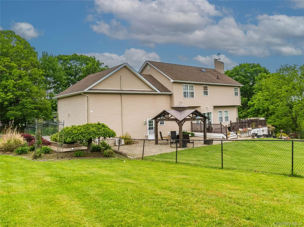 1 Starlight Path Wallkill, NY 12589