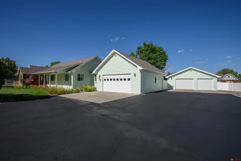 20691 Tulip Circle