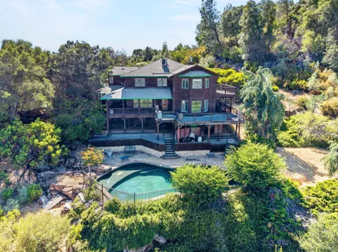 7490 Walnut Lane