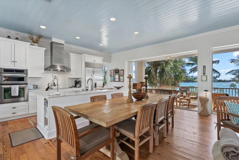 7143 LA LENAIRE DRIVE Longboat Key, FL 34228