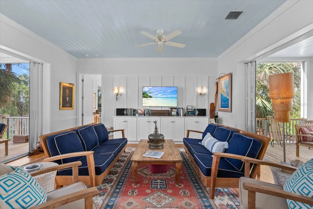 7143 LA LENAIRE DRIVE Longboat Key, FL 34228