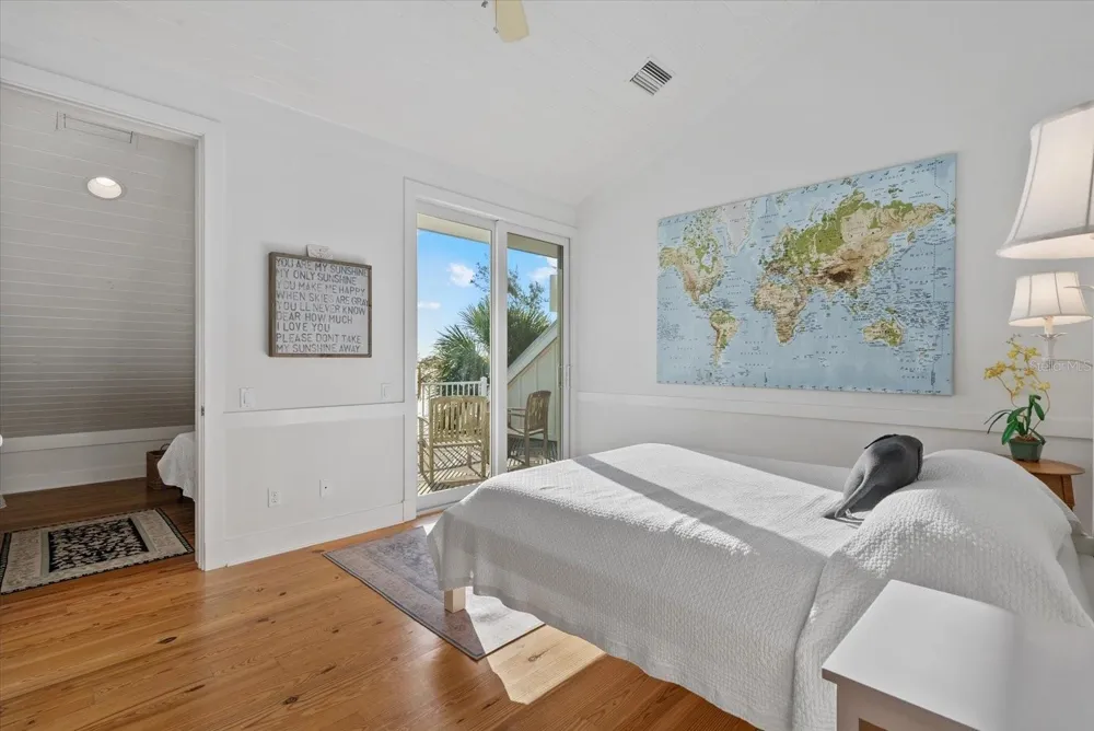 7143 LA LENAIRE DRIVE Longboat Key, FL 34228