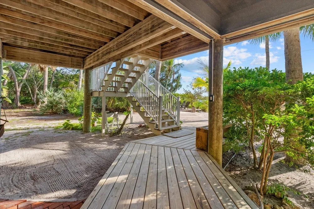 7143 LA LENAIRE DRIVE Longboat Key, FL 34228