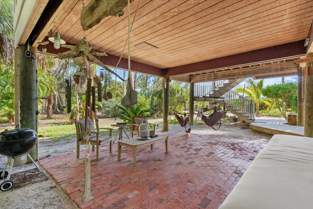 7143 LA LENAIRE DRIVE Longboat Key, FL 34228
