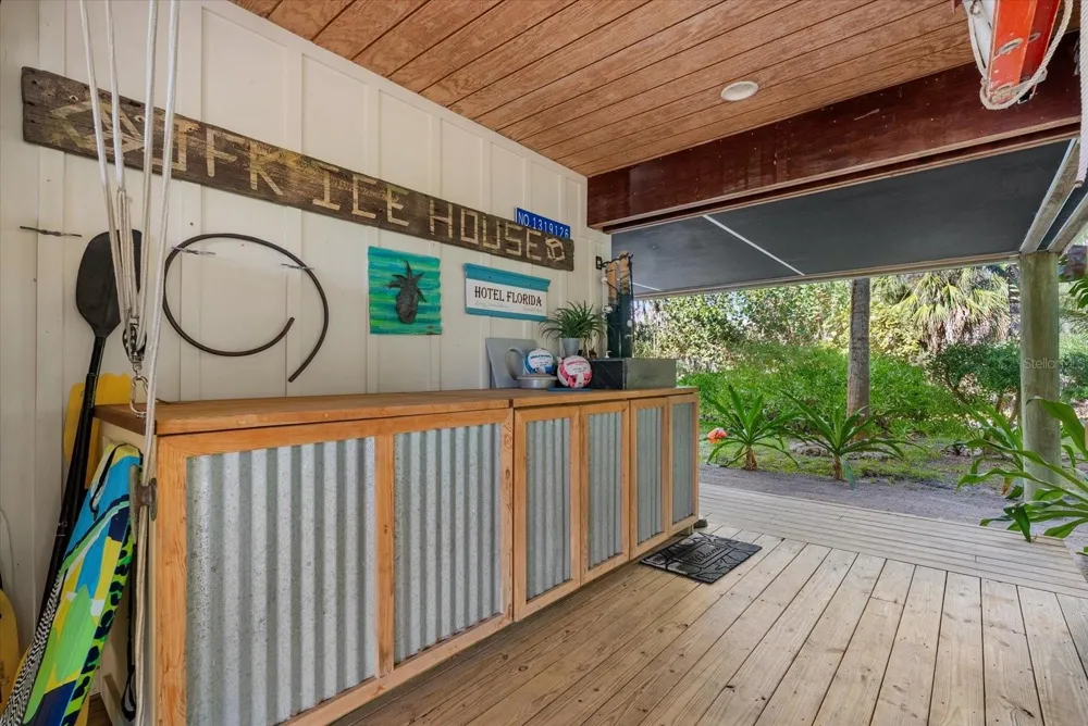 7143 LA LENAIRE DRIVE Longboat Key, FL 34228