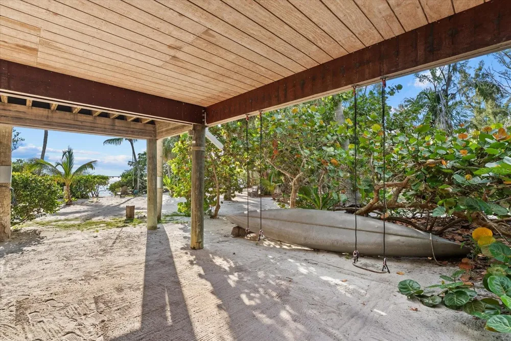 7143 LA LENAIRE DRIVE Longboat Key, FL 34228