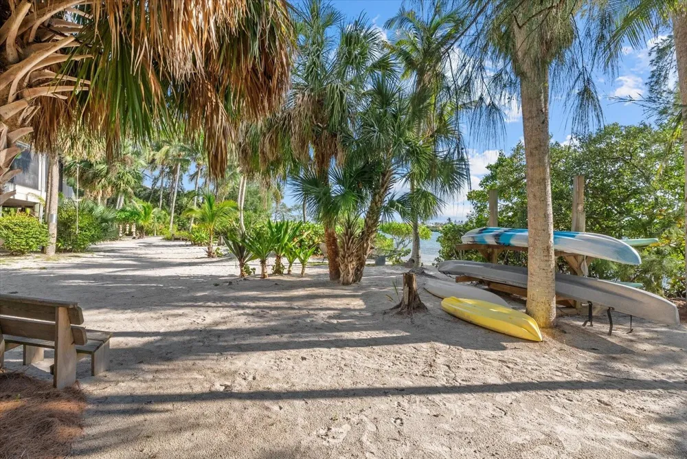 7143 LA LENAIRE DRIVE Longboat Key, FL 34228
