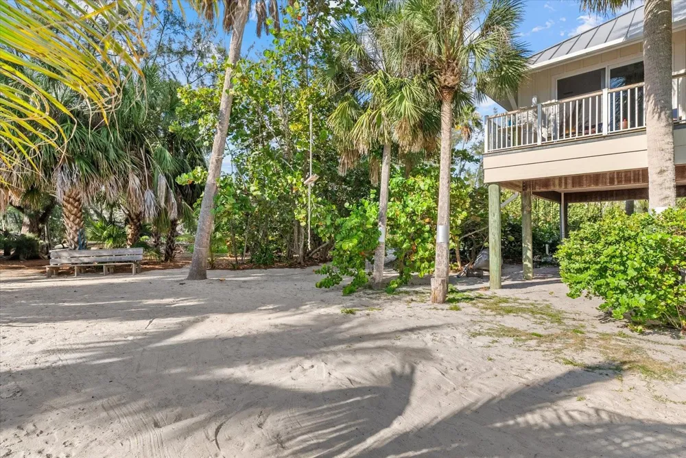 7143 LA LENAIRE DRIVE Longboat Key, FL 34228