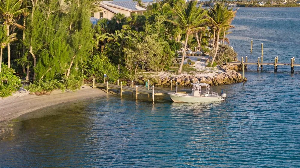 7143 LA LENAIRE DRIVE Longboat Key, FL 34228
