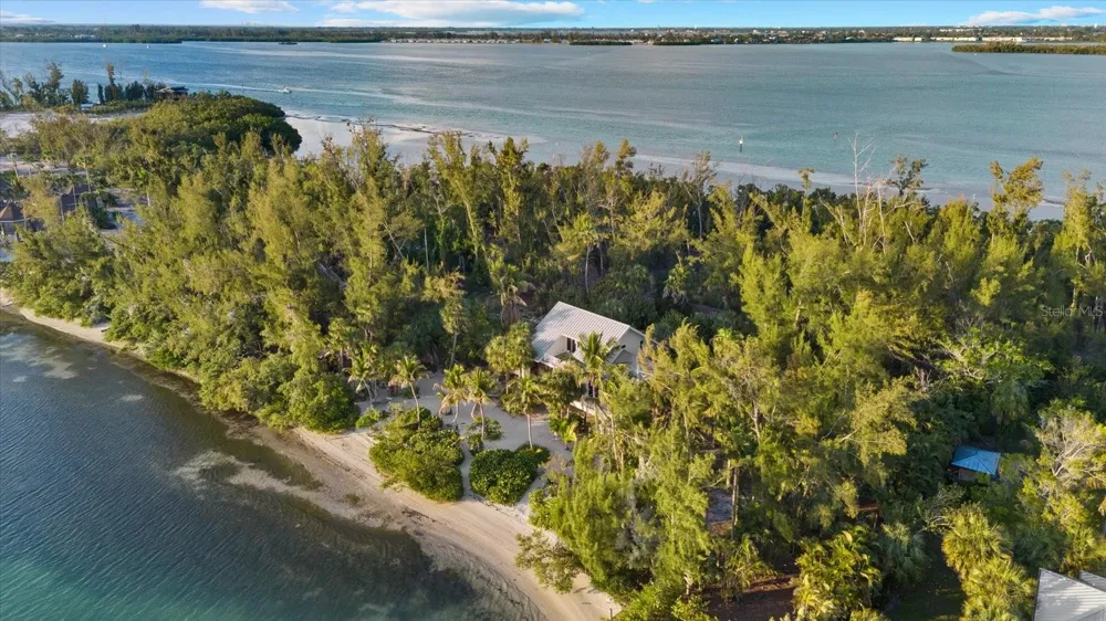 7143 LA LENAIRE DRIVE Longboat Key, FL 34228