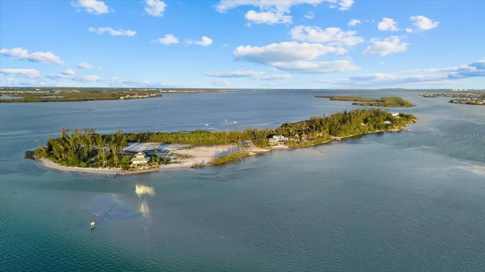 7143 LA LENAIRE DRIVE Longboat Key, FL 34228