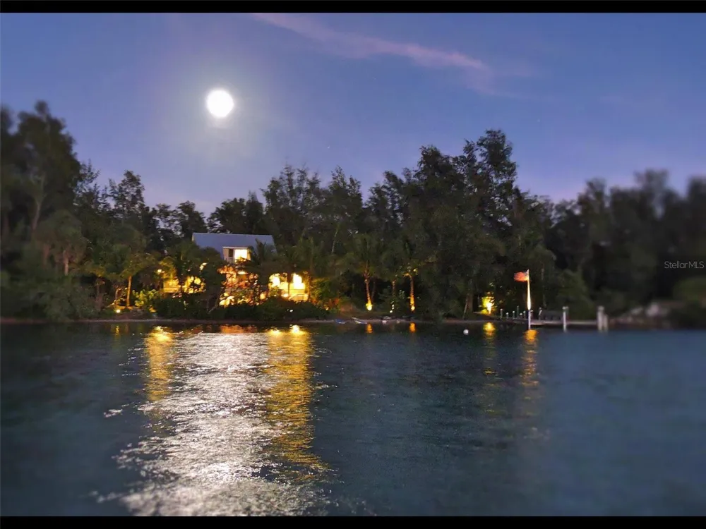 7143 LA LENAIRE DRIVE Longboat Key, FL 34228