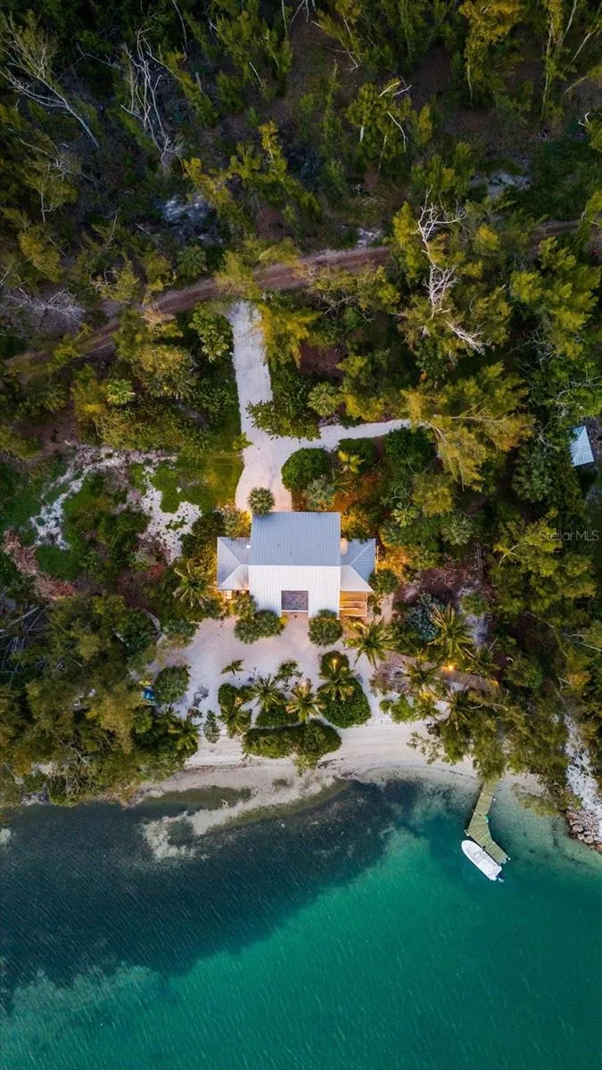 7143 LA LENAIRE DRIVE Longboat Key, FL 34228