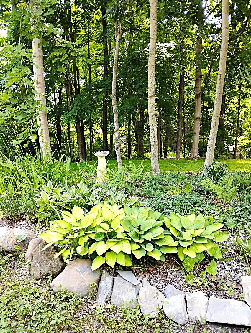 17 Gretna Hill Road Pleasant Valley, NY 12569