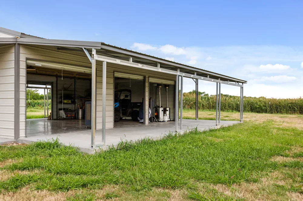 300 Grellhesl West, TX 76691