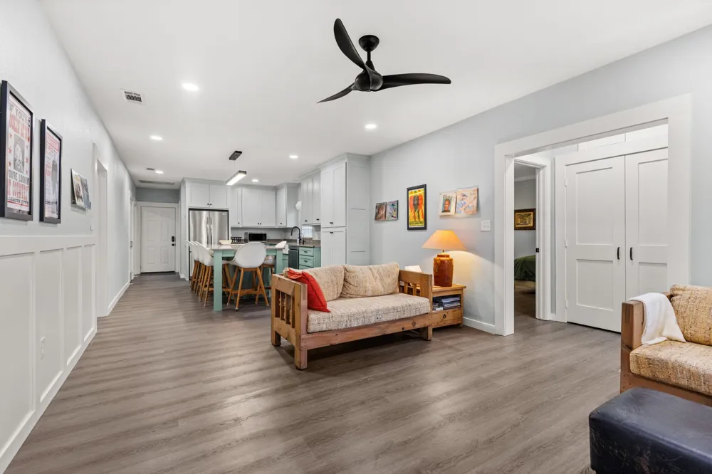300 Grellhesl West, TX 76691