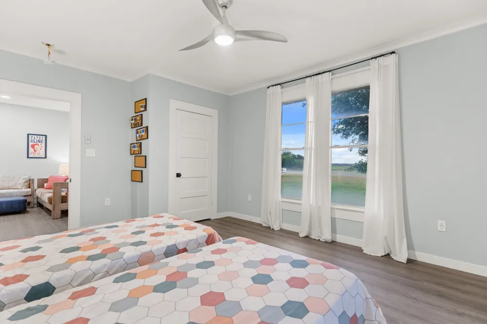 300 Grellhesl West, TX 76691