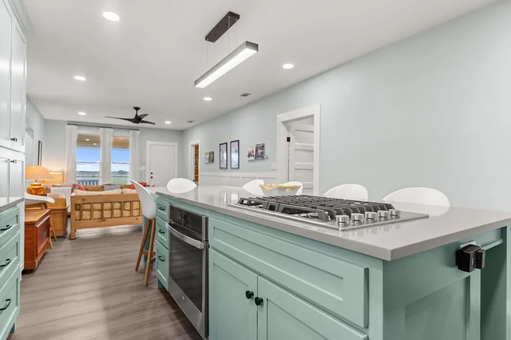 300 Grellhesl West, TX 76691