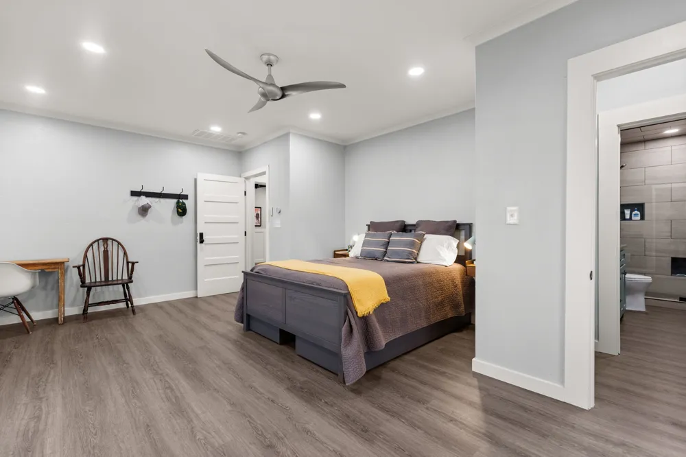 300 Grellhesl West, TX 76691