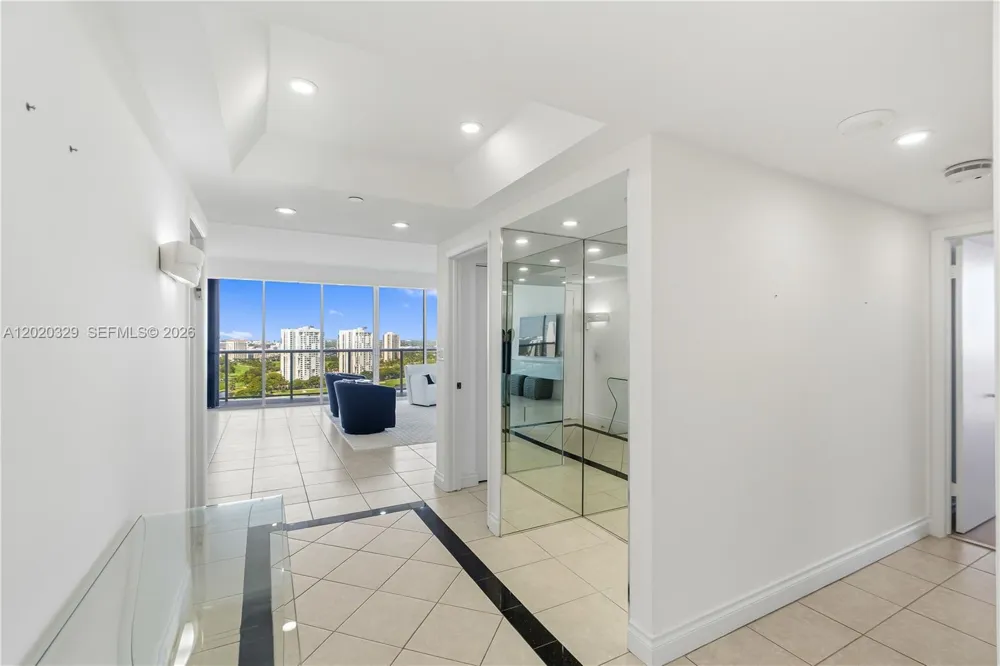 20281 E Country Club Dr #2101 Aventura, FL 33180