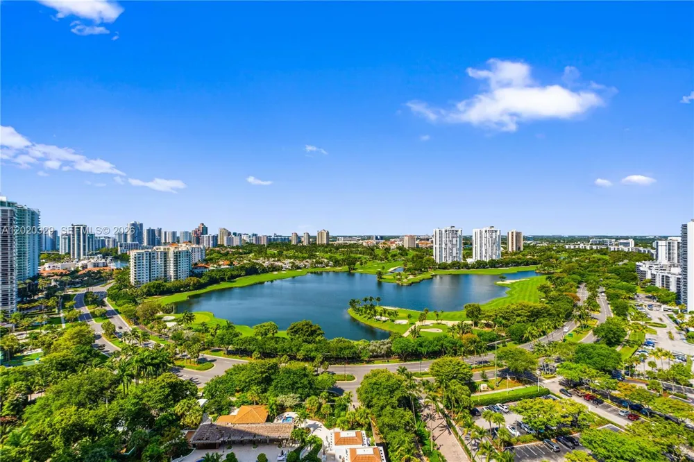 20281 E Country Club Dr #2101 Aventura, FL 33180