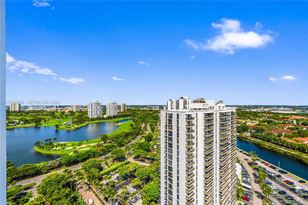 20281 E Country Club Dr #2101 Aventura, FL 33180