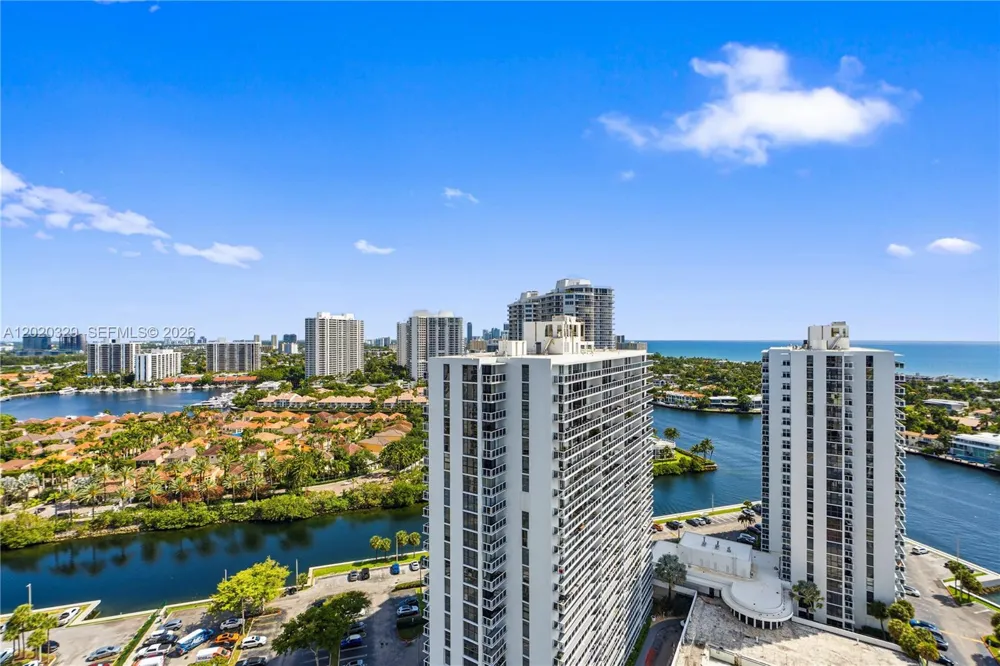 20281 E Country Club Dr #2101 Aventura, FL 33180