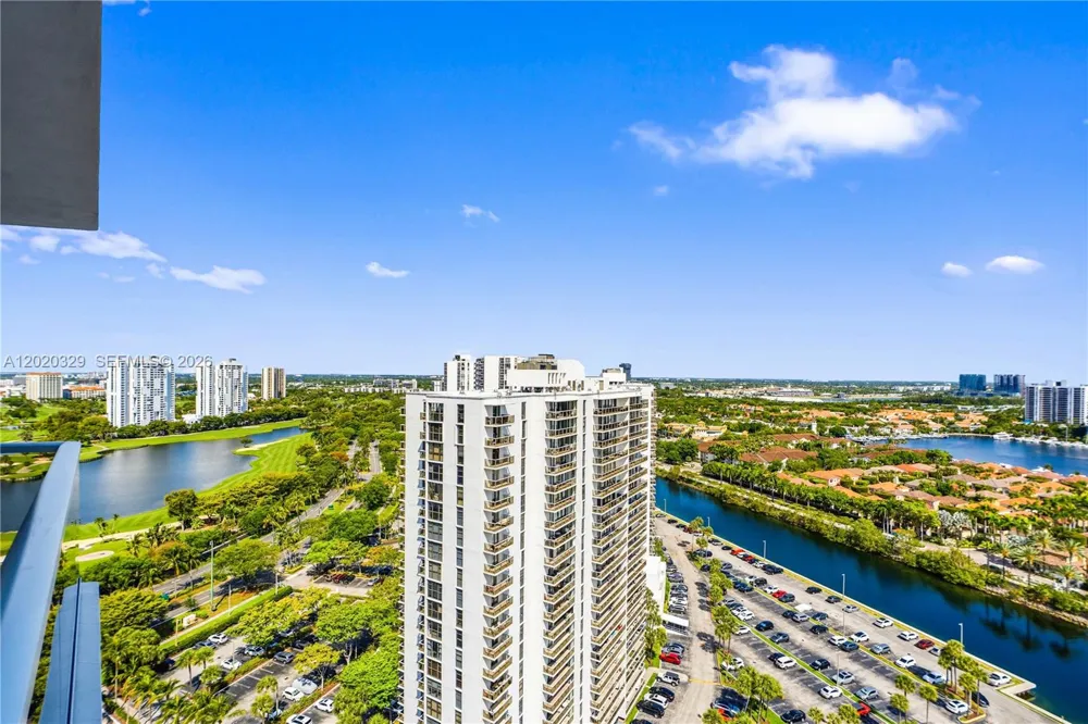 20281 E Country Club Dr #2101 Aventura, FL 33180