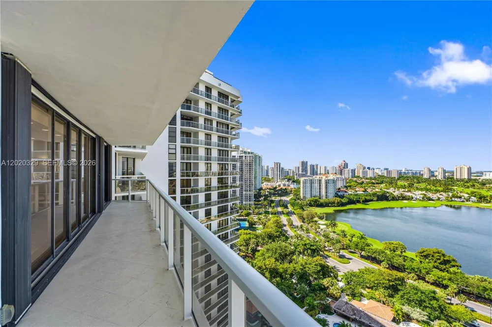 20281 E Country Club Dr #2101 Aventura, FL 33180