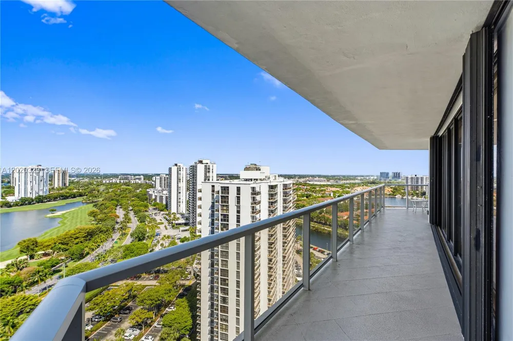 20281 E Country Club Dr #2101 Aventura, FL 33180
