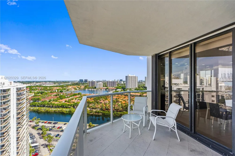 20281 E Country Club Dr #2101 Aventura, FL 33180