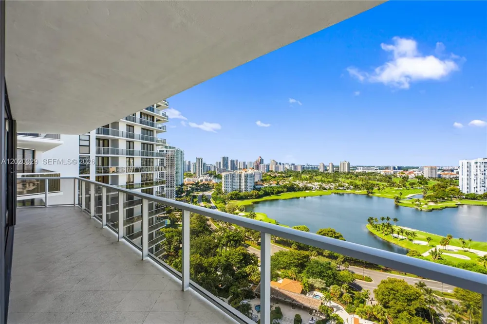 20281 E Country Club Dr #2101 Aventura, FL 33180