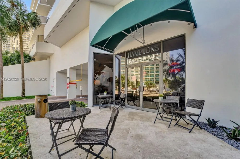 20281 E Country Club Dr #2101 Aventura, FL 33180