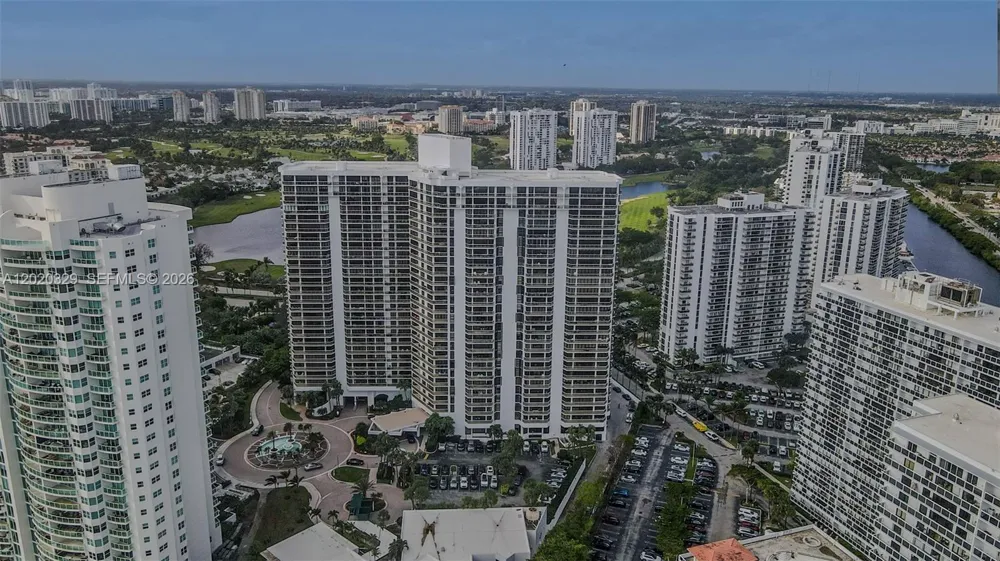 20281 E Country Club Dr #2101 Aventura, FL 33180