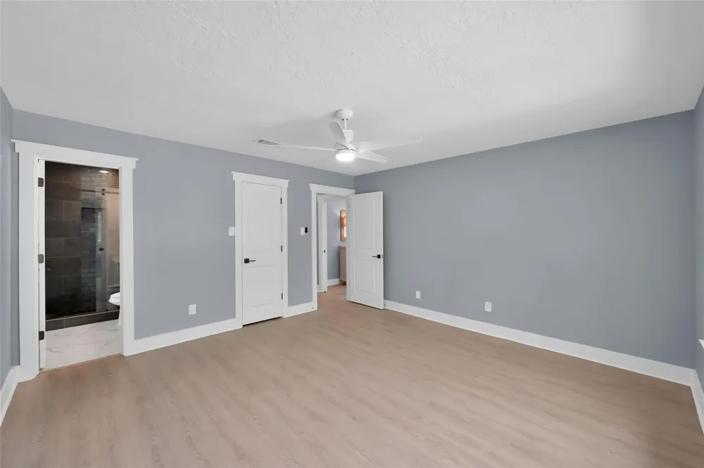 13 Moon Valley Court Panorama Village, TX 77304