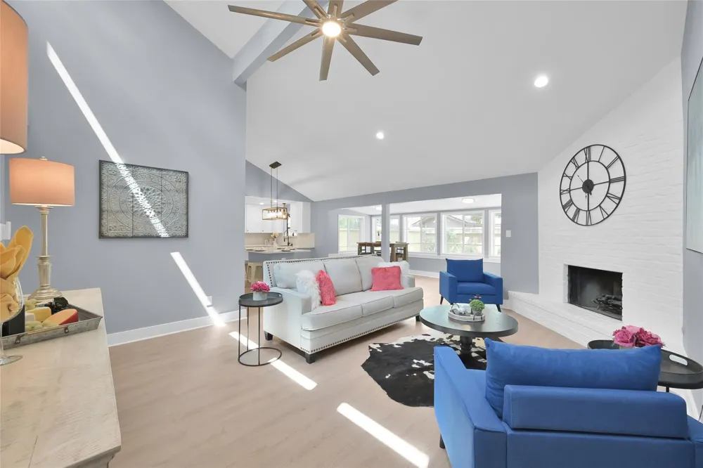 13 Moon Valley Court Panorama Village, TX 77304