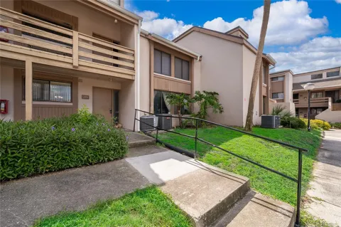 228 ORIENTA POINT STREET #228