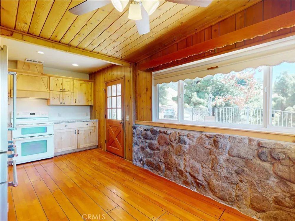 11326 Eby Canyon Road Sunland, CA 91040