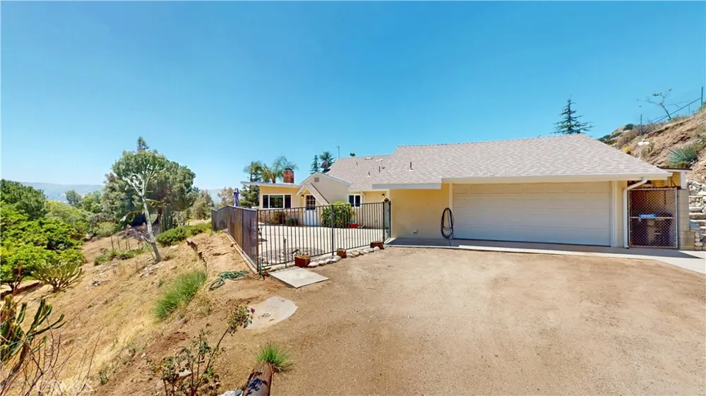 11326 Eby Canyon Road Sunland, CA 91040