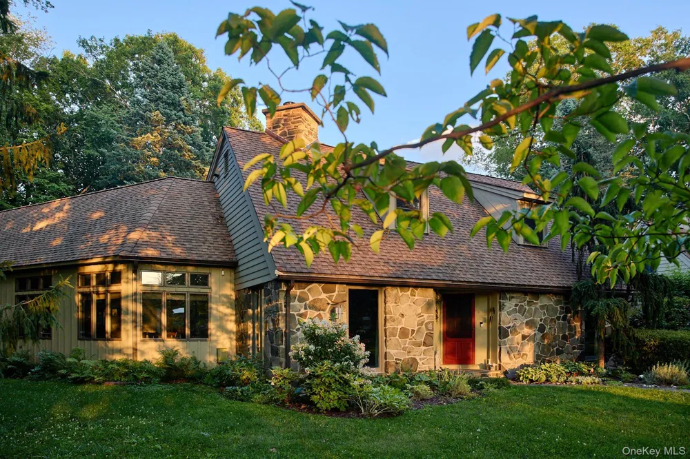 96 Plains Road New Paltz, NY 12561