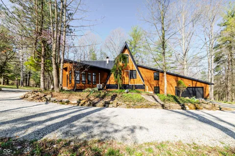 123 Empire Lane
