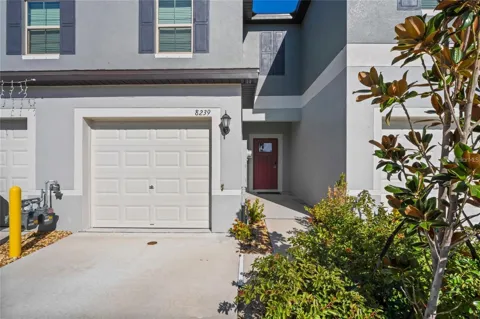 8239 CRESCENT OAKS DRIVE