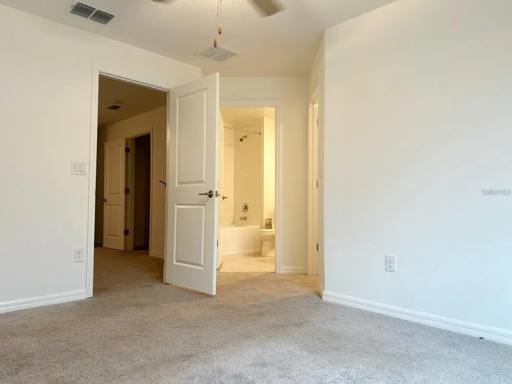 8239 CRESCENT OAKS DRIVE New Port Richey, FL 34655