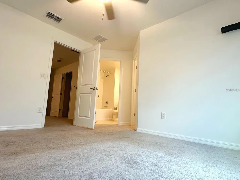 8239 CRESCENT OAKS DRIVE New Port Richey, FL 34655