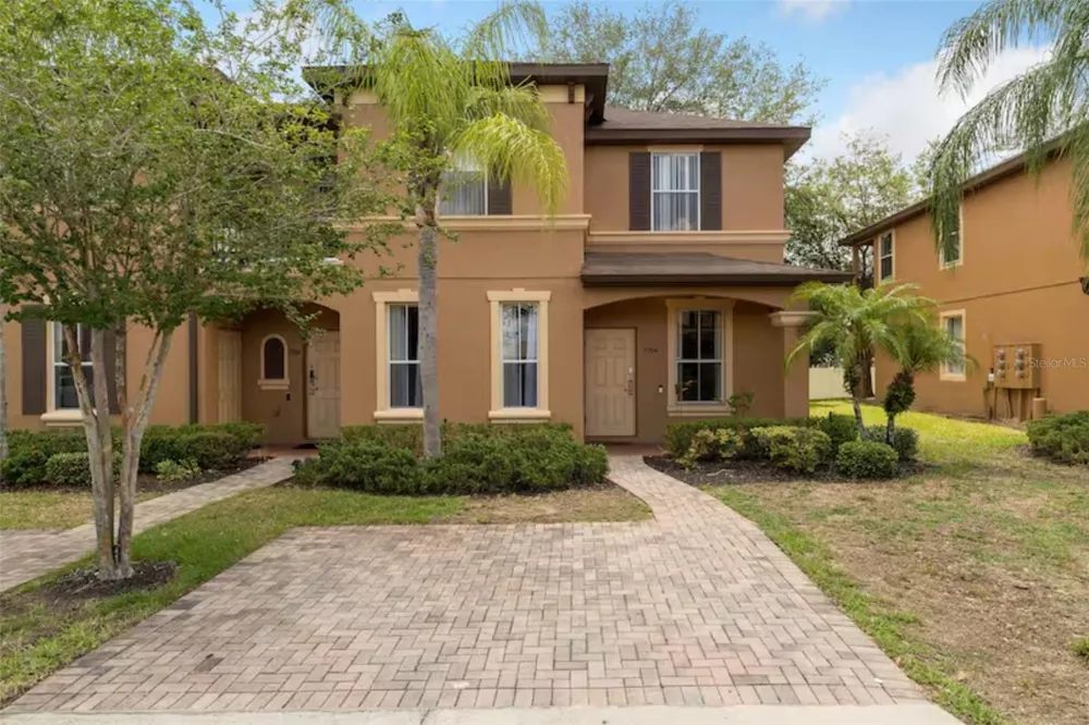 2204 CALABRIA AVENUE Davenport, FL 33897