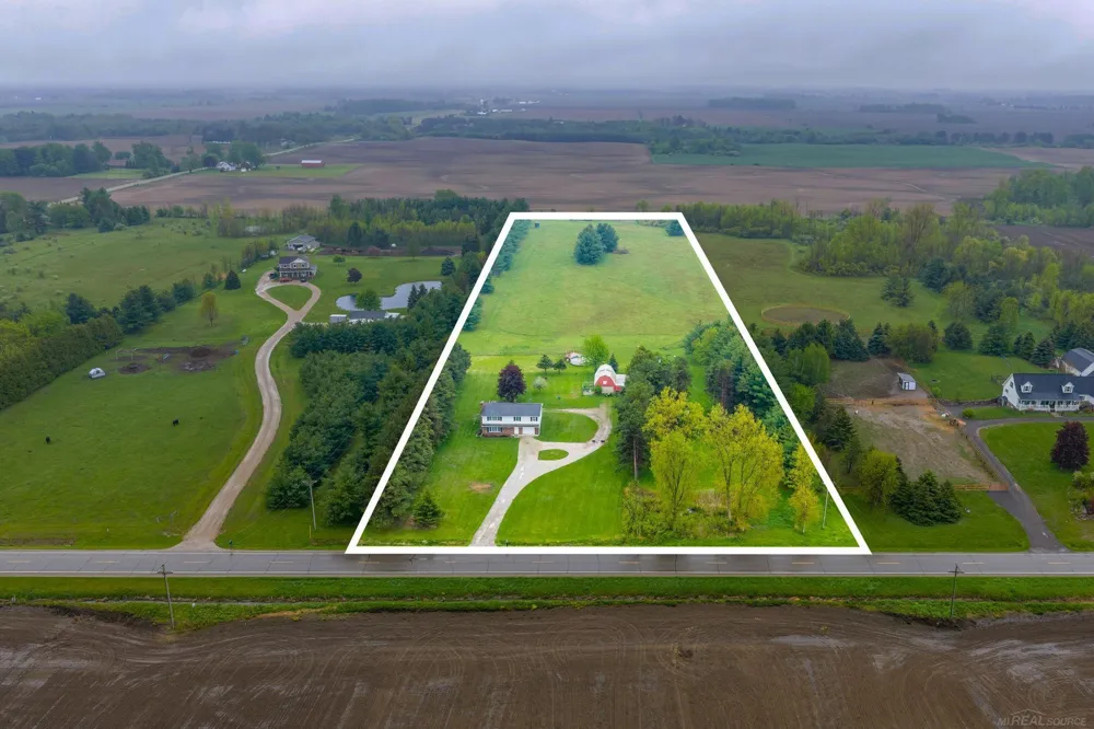 4394 Deckerville Road Marion Township, MI 48427