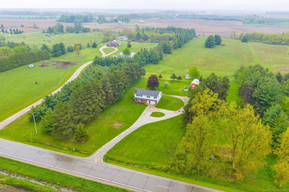 4394 Deckerville Road Marion Township, MI 48427
