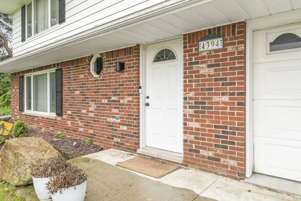 4394 Deckerville Road Marion Township, MI 48427