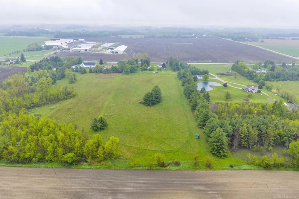 4394 Deckerville Road Marion Township, MI 48427