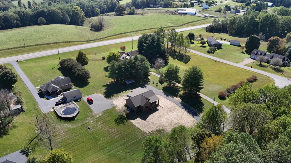 158 Fox Run Lafayette, TN 37083